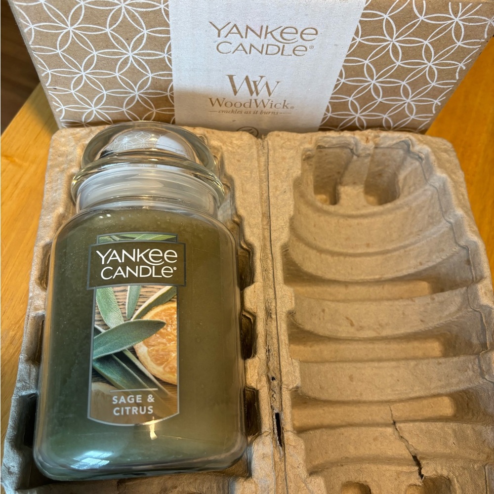 Yankee Candle Sage & Citrus Jar Candle - Picture 2 of 3